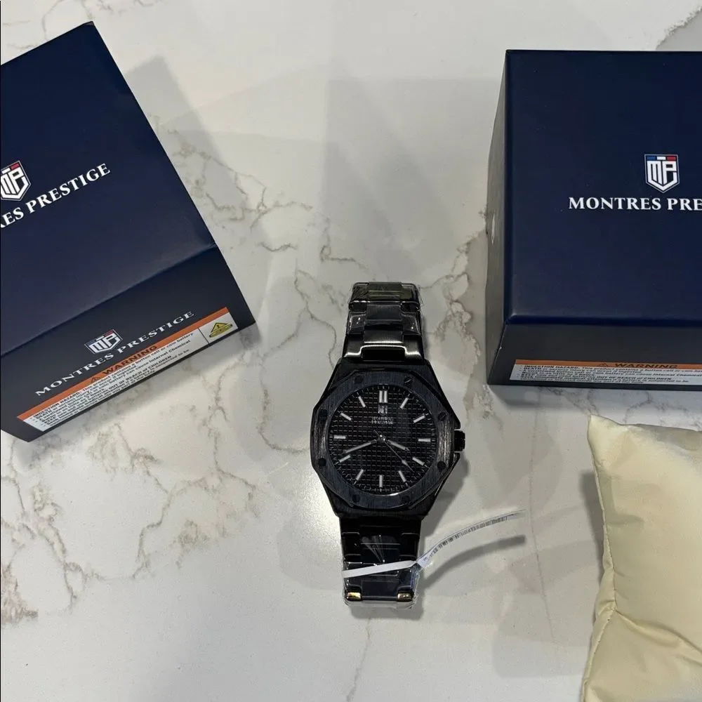 Montres prestige Black Stainless Steel Watch with Textured Dial